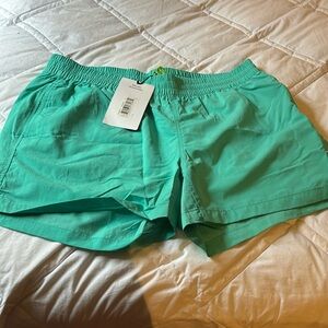 Stio hideout board short.NWT